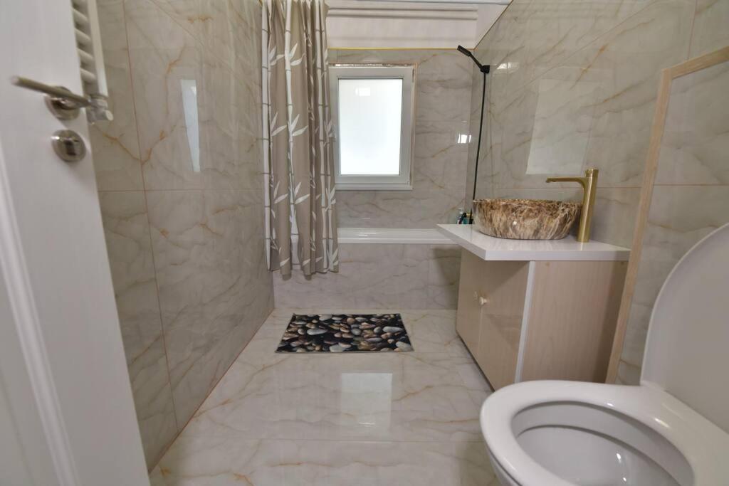 Luxury Studio / Ghencea Apartment Bukares Bagian luar foto