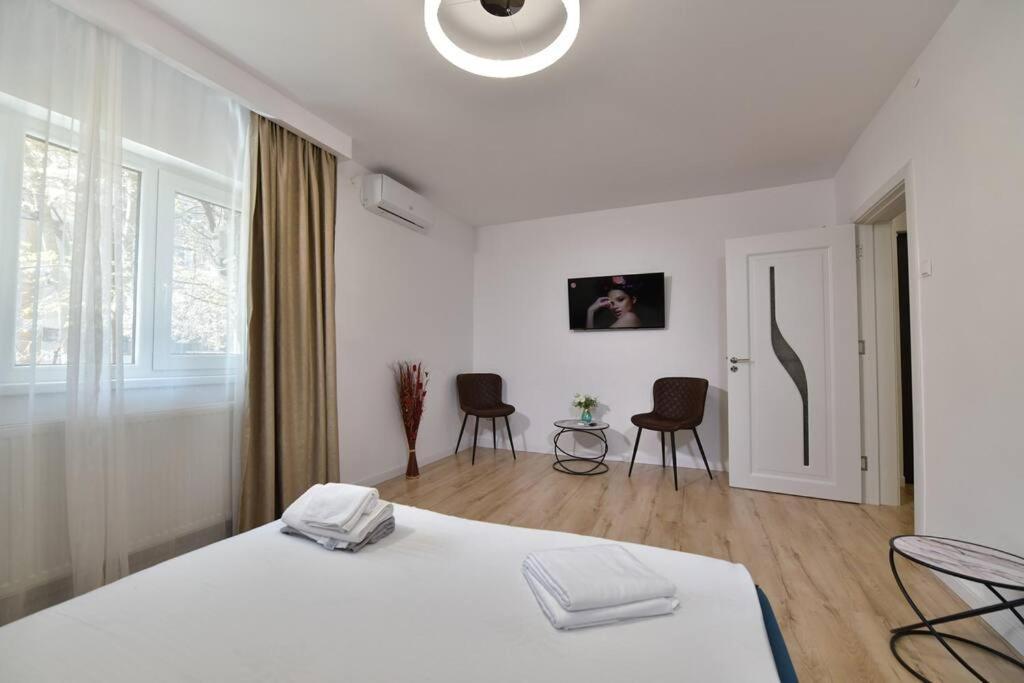 Luxury Studio / Ghencea Apartment Bukares Bagian luar foto